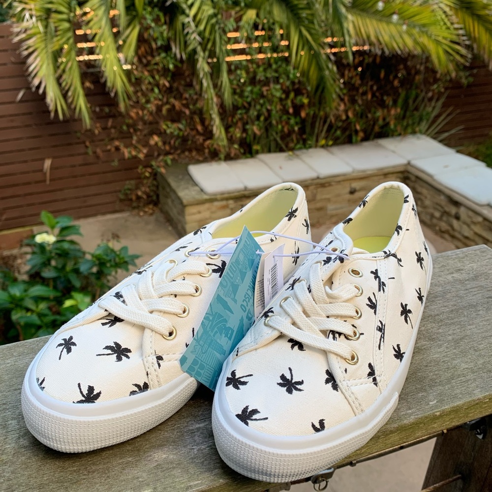 Palm Tree Sneakers - Size 5 (Women’s) 🌴